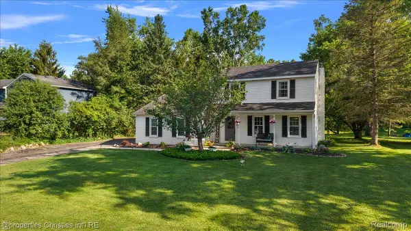 60629 Town Square Street, NewHudson, MI 48165