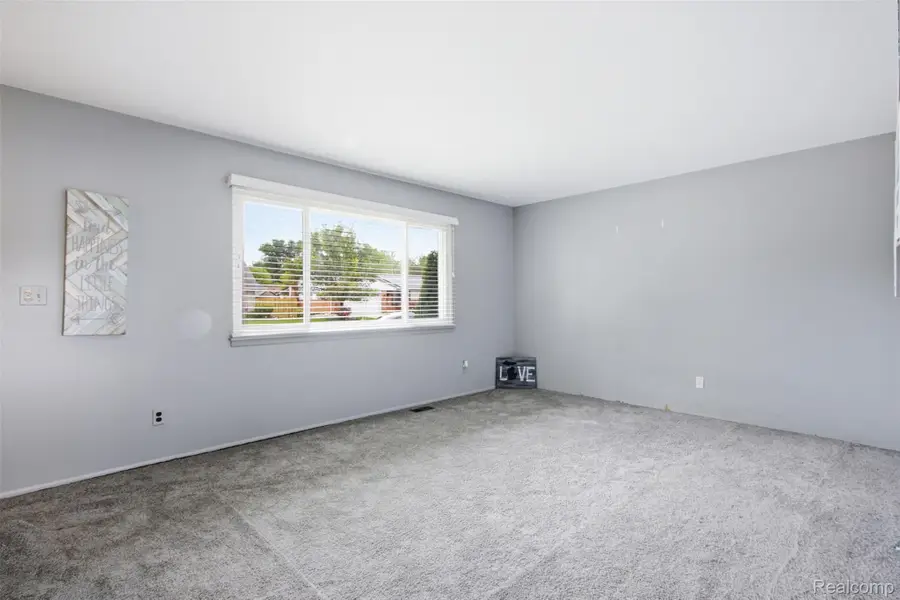 23707 Thornton Street, Clinton Township, MI 48035 - #3