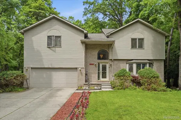 23605 Beech Road, Southfield, MI 48033