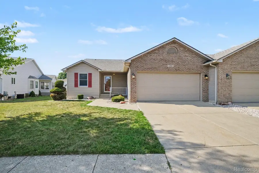 4392 Springbrook Drive, Swartz Creek, MI 48473 - #2