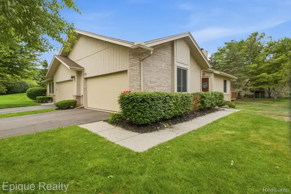 1982 Valley Lane, LakeOrion, MI 48360