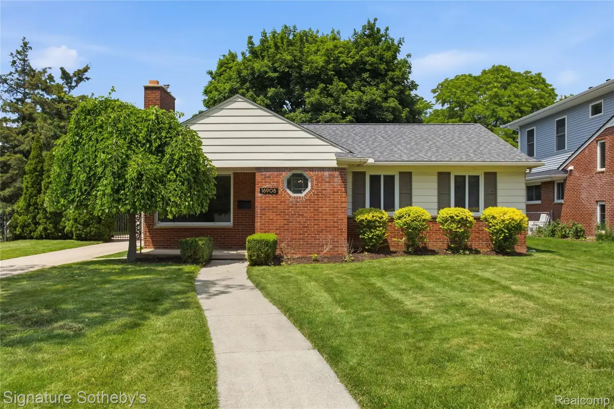 16908 Dunblaine Avenue, Beverly Hills, MI 48025 - #1