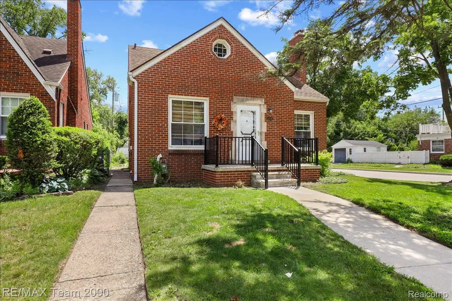 22941 Wilson Avenue, Dearborn, MI 48128 - #2
