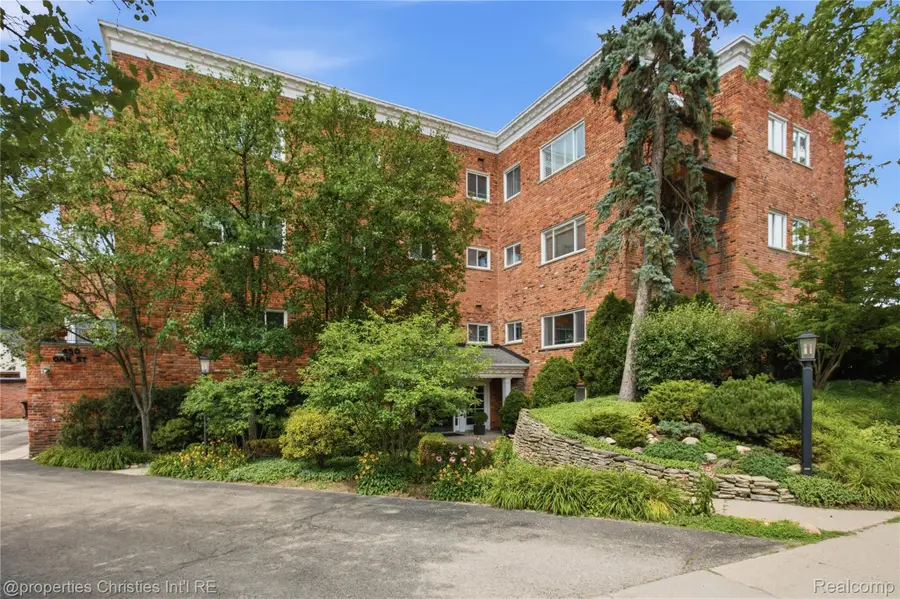 450 Oak Avenue #203, Birmingham, MI 48009 - #2