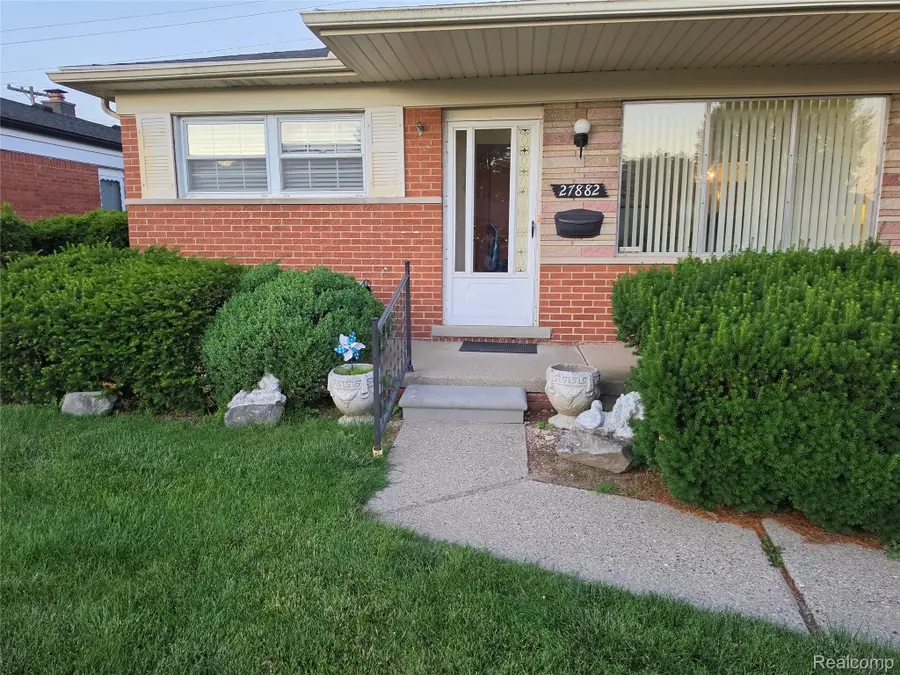 27882 Sutherland Drive, Warren, MI 48088 - #2