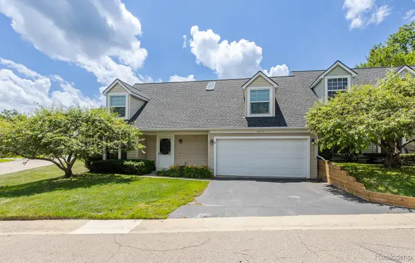1074 Sandpiper Drive, Waterford, MI 48328