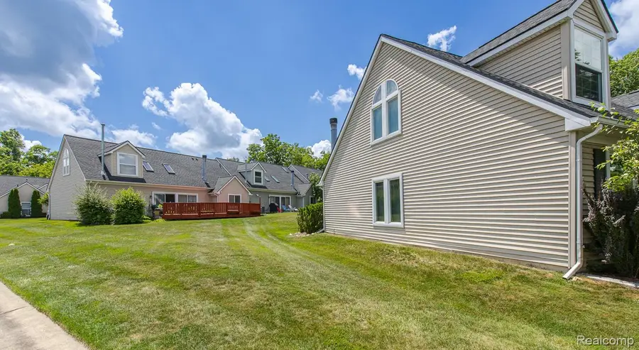1074 Sandpiper Drive, Waterford, MI 48328 - #3