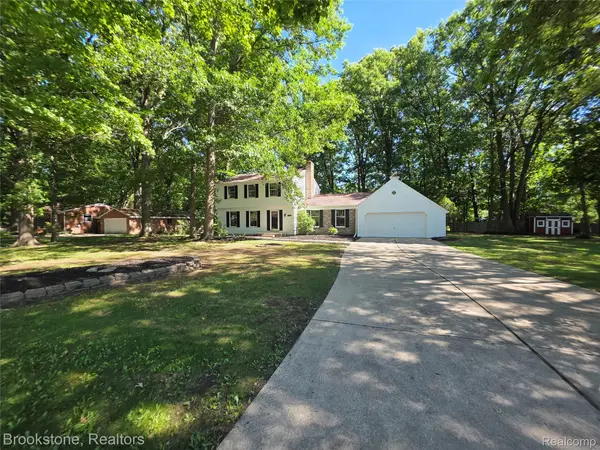 6499 Dalton Drive, Flushing, MI 48433