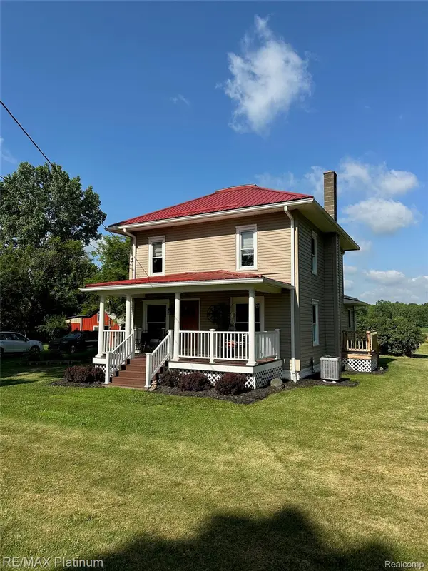 10989 N Latson Road, Howell, MI 48855