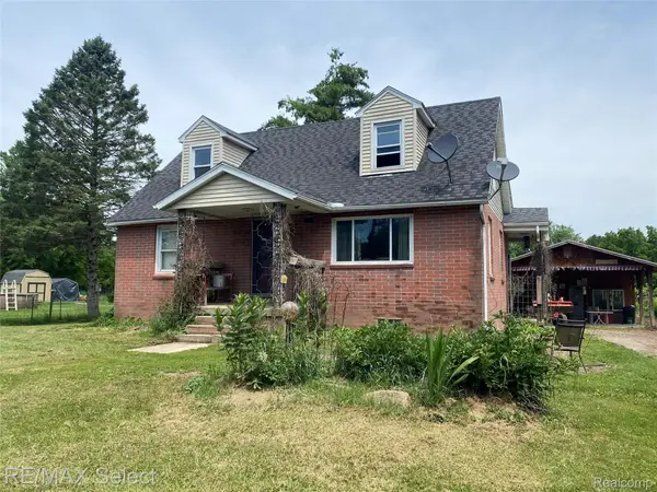 5151 Kendall Drive, Burton, MI 48509