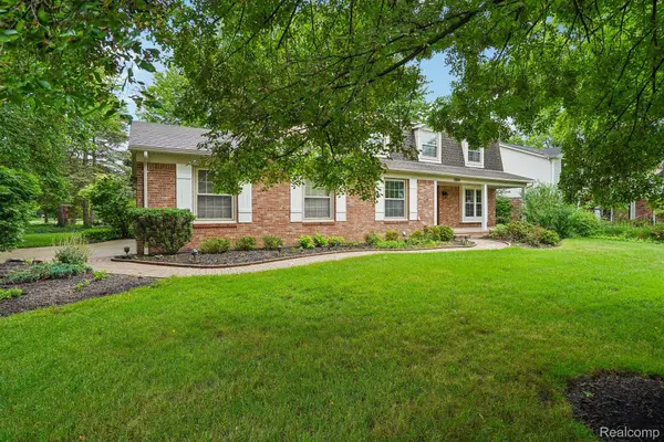 3874 Burkoff Drive, Troy, MI 48084