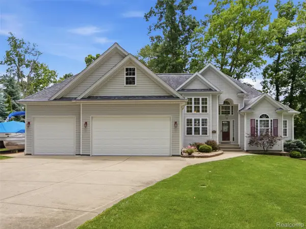7495 Kovacs Drive, Linden, MI 48451