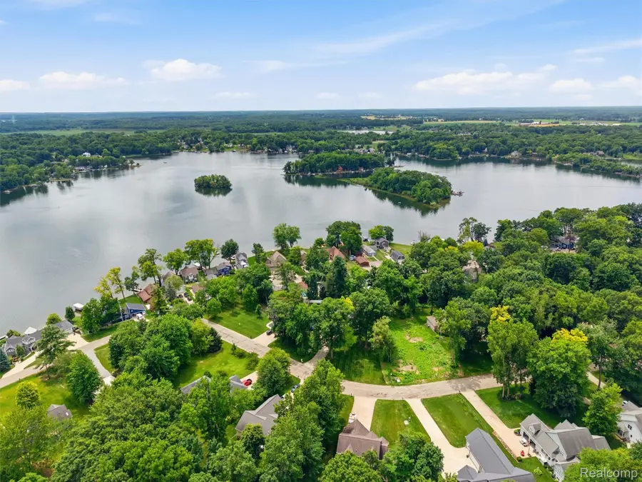 7495 Kovacs Drive, Linden, MI 48451 - #2