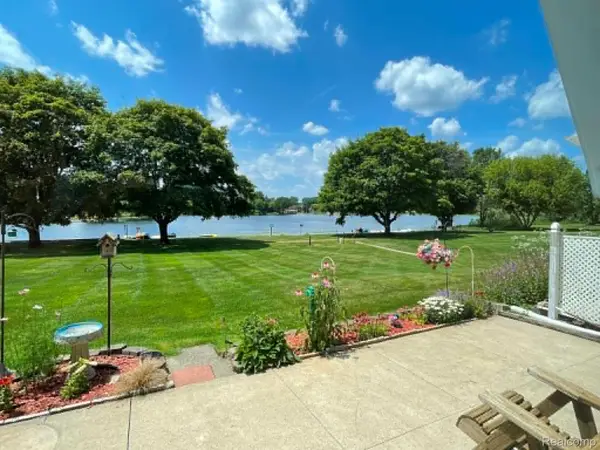 26965 Milford #37, SouthLyon, MI 48178