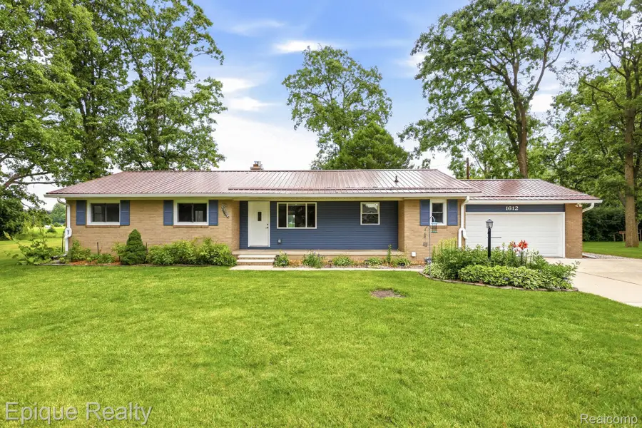 1612 Saint Marys Court, Essexville, MI 48732 - #2
