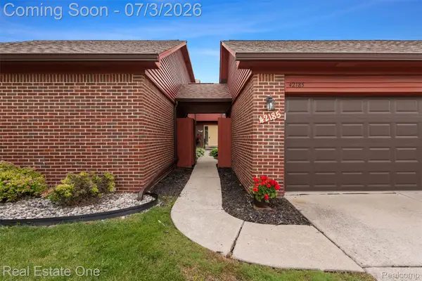 42185 Lochmoor Street, ClintonTownship, MI 48038