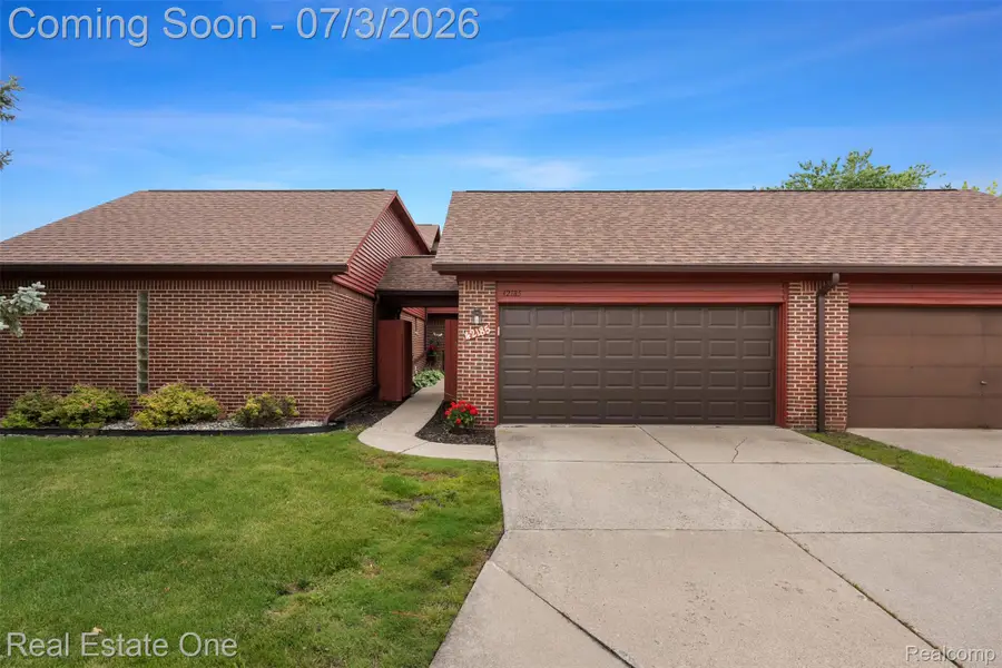 42185 Lochmoor Street, Clinton, MI 48038 - #2
