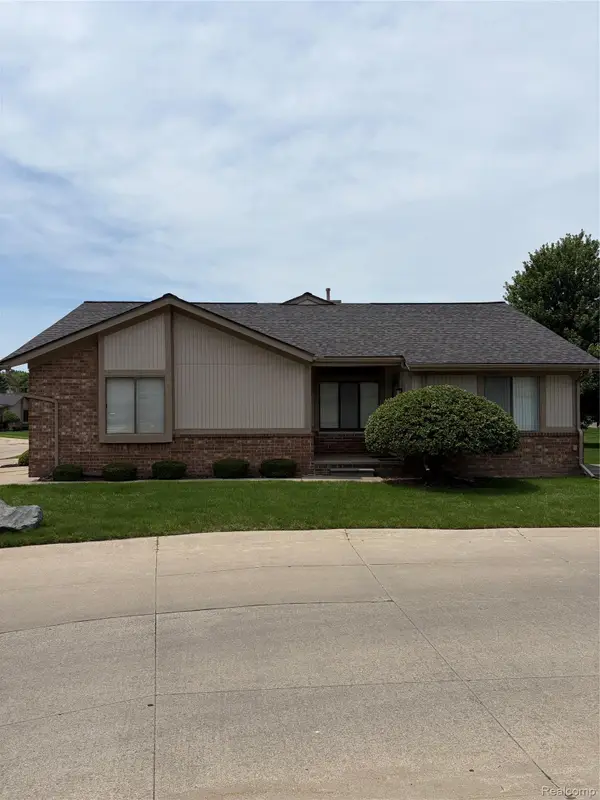 38763 Windmill Pointe N, ClintonTownship, MI 48038