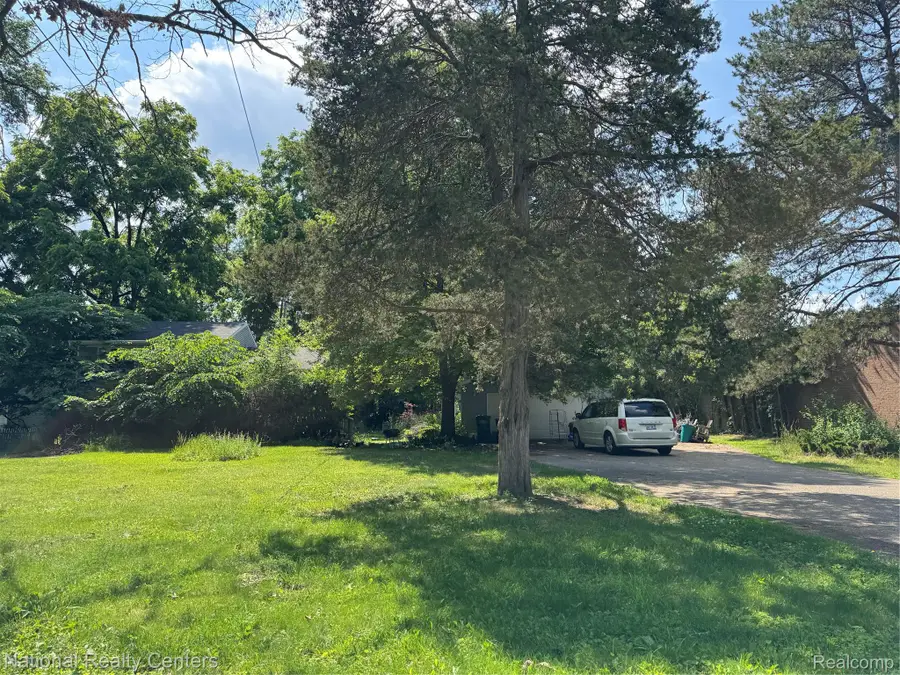 3090 Massena Street, Commerce Township, MI 48382 - #2