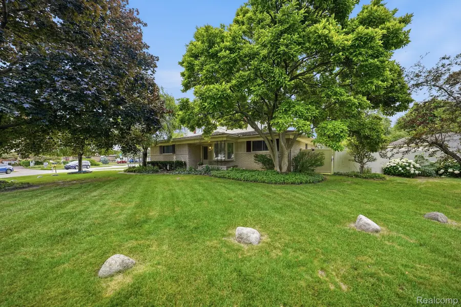 17320 Brill Drive, Clinton Township, MI 48035 - #3