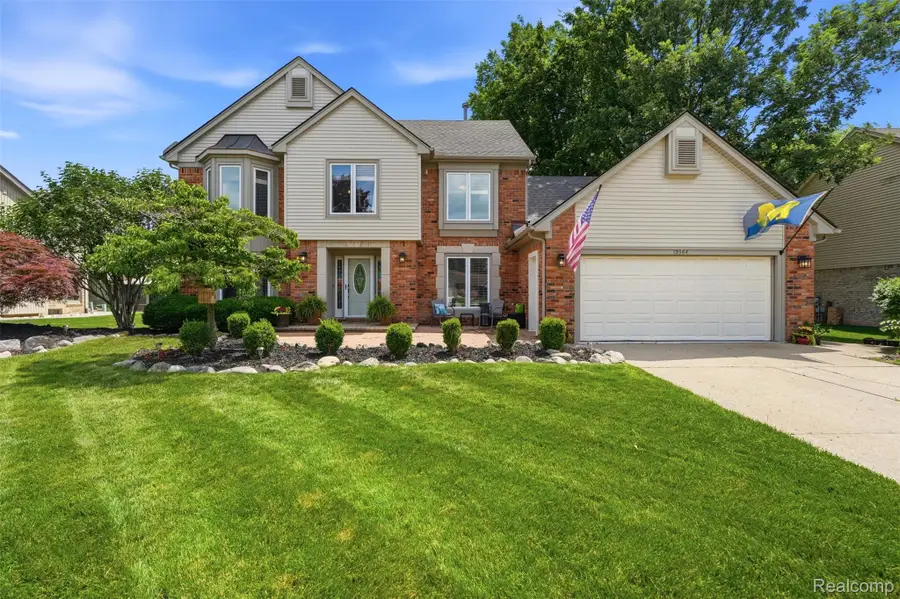 19364 Gill Road, Livonia, MI 48152 - #2