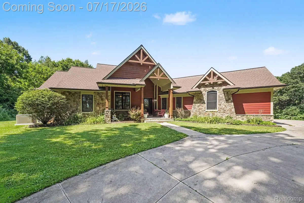 2250 E Coon Lake Trail, Howell, MI 48843 - #1