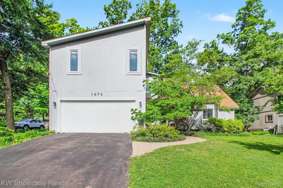 1670 Post Avenue, West Bloomfield, MI 48324 - #2