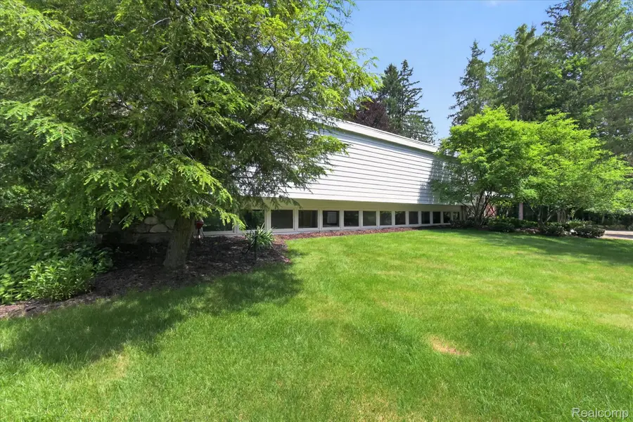 1091 Plover Drive, Highland, MI 48357 - #2