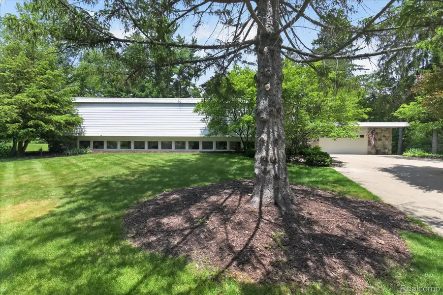 1091 Plover Drive, Highland, MI 48357 - #3