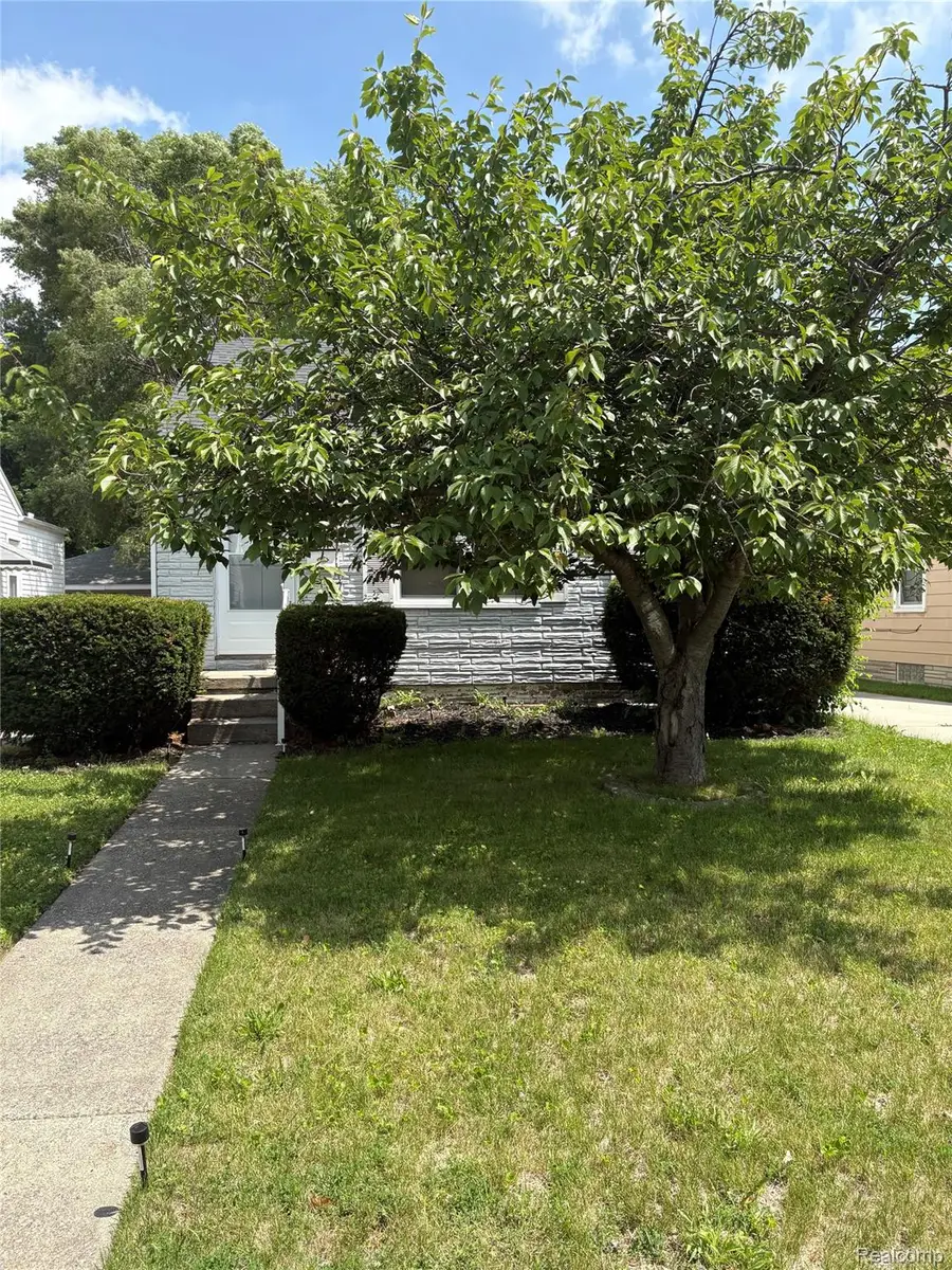 18827 Woodside Street, Harper Woods, MI 48225 - #3