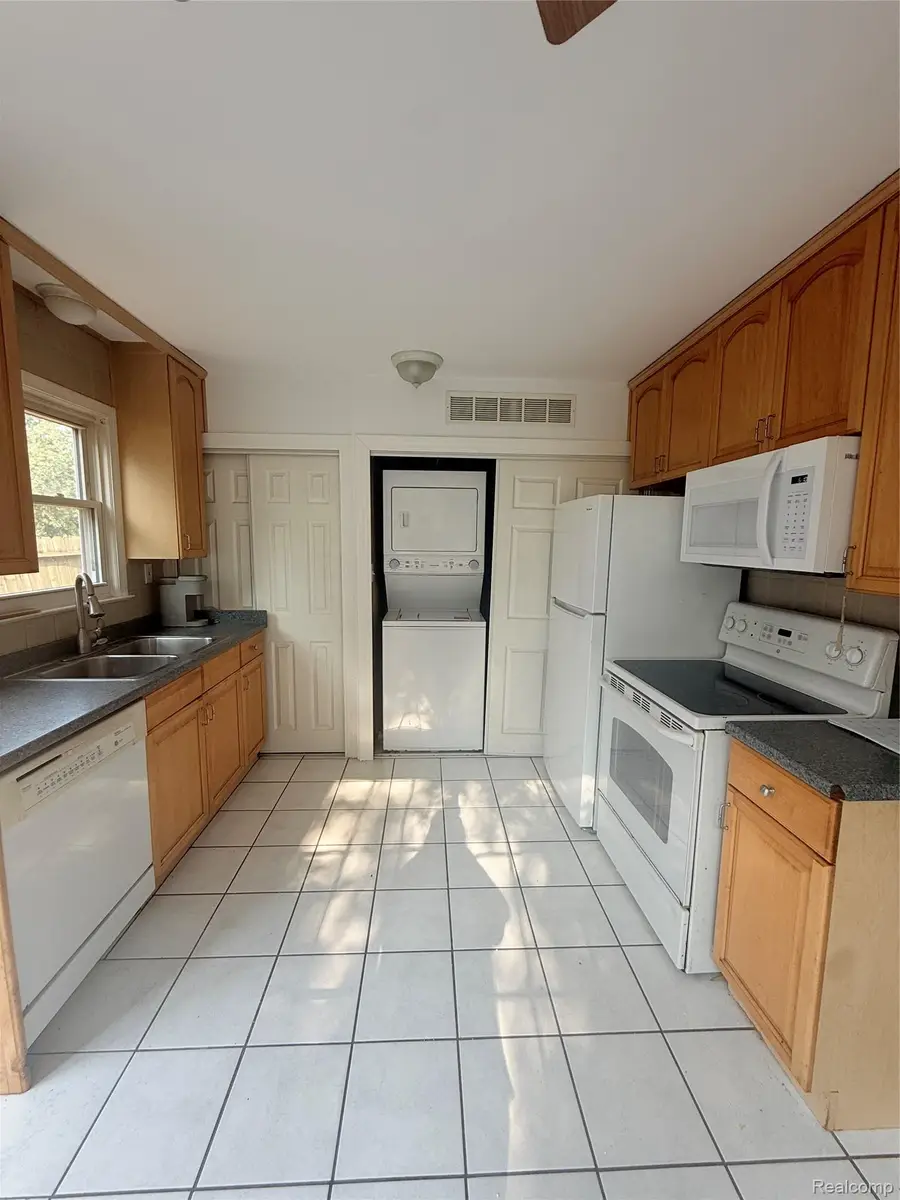 4128 Elmhurst Avenue, Royal Oak, MI 48073 - #2
