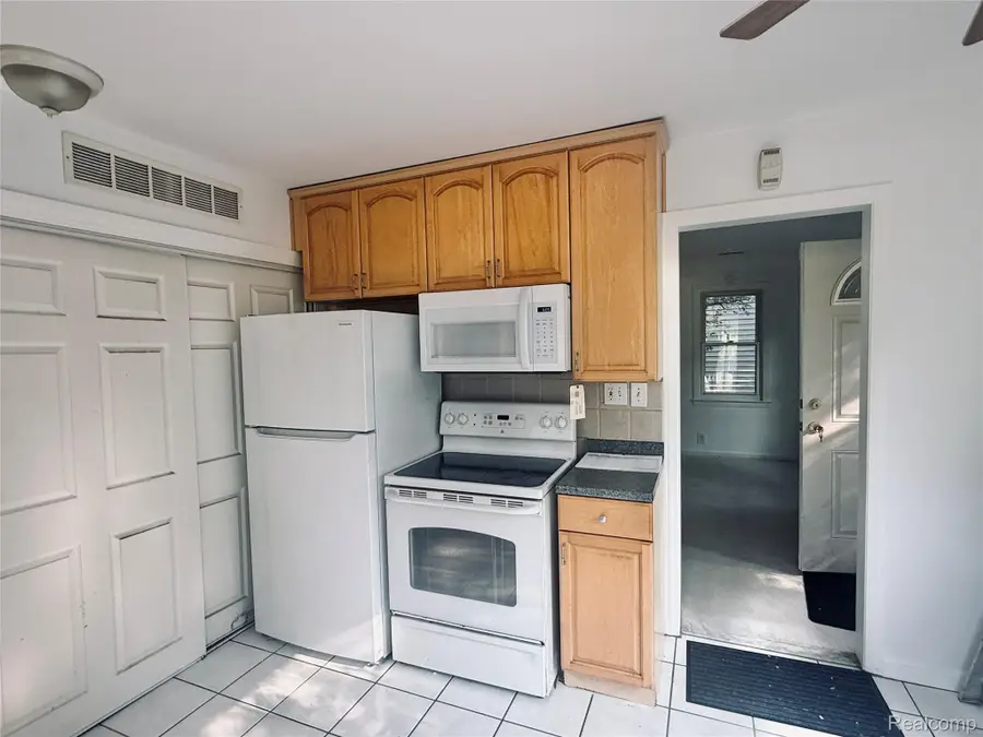 4128 Elmhurst Avenue, Royal Oak, MI 48073 - #3