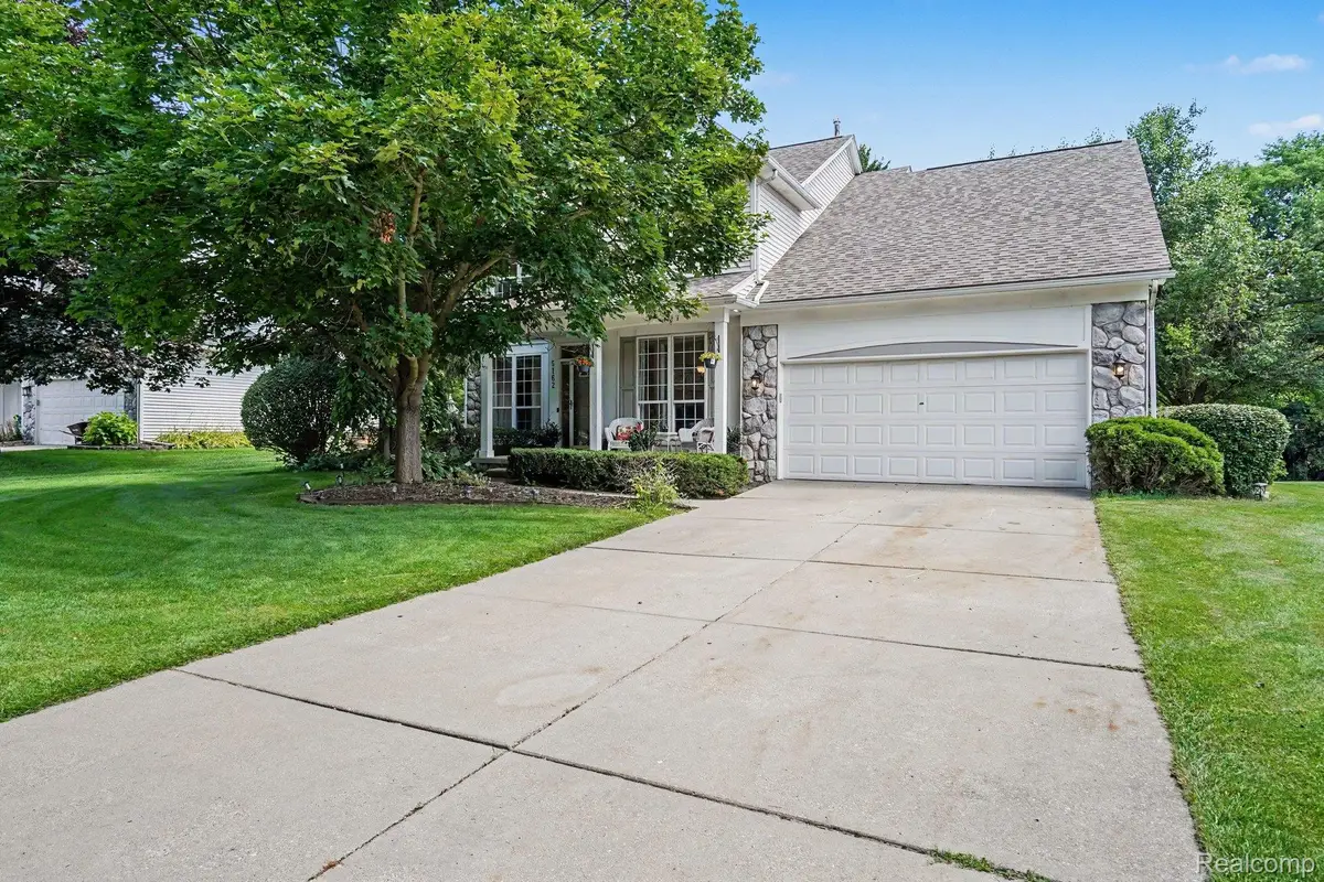 5162 Glenwood Creek, Clarkston, MI 48348 - #1