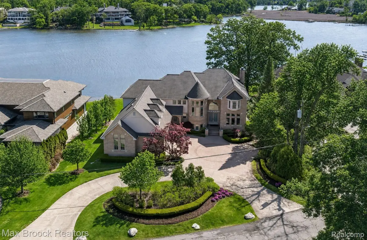 1832 Long Lake Shore Drive, Bloomfield, MI 48302 - #1