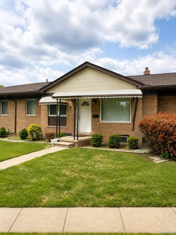 8401 18 Mile Road #94, SterlingHeights, MI 48313