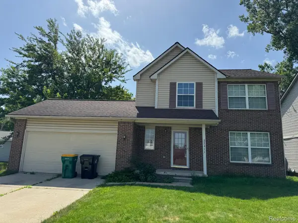 22411 Springbrook Avenue, Farmington, MI 48336