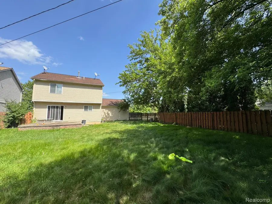 22411 Springbrook Avenue, Farmington, MI 48336 - #3