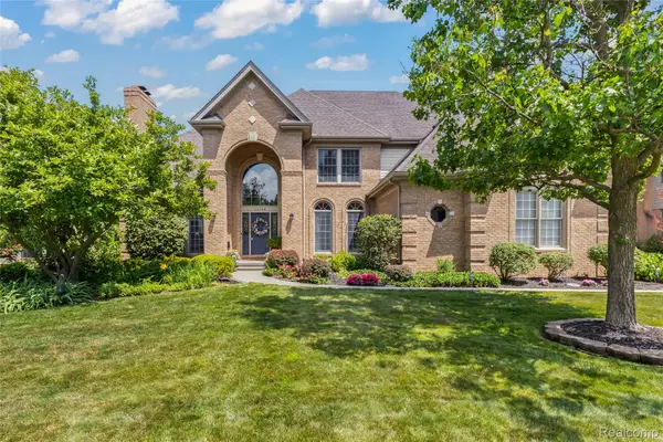 12106 Deer Creek Run, Plymouth, MI 48170