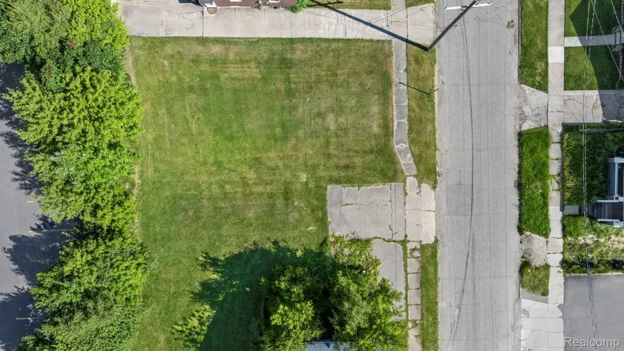 1213 Flushing Road, Flint, MI 48504 - #2