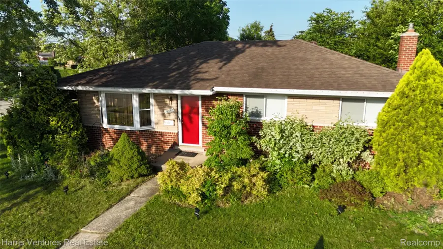 28482 Sutherland Drive, Warren, MI 48088 - #3