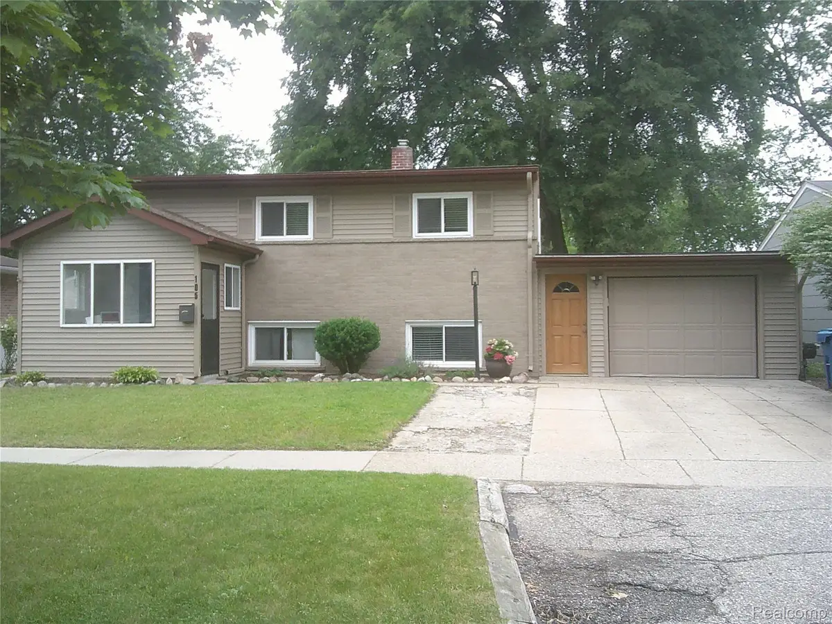 105 N Corbin Street, Holly, MI 48442 - #1