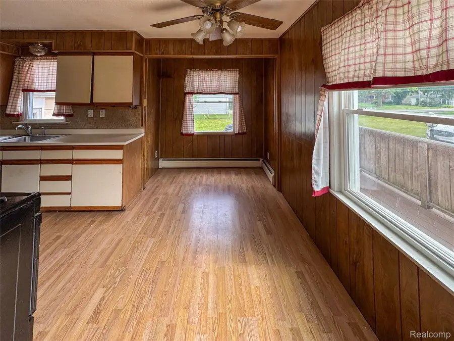 921 Venoy, Garden City, MI 48135 - #3