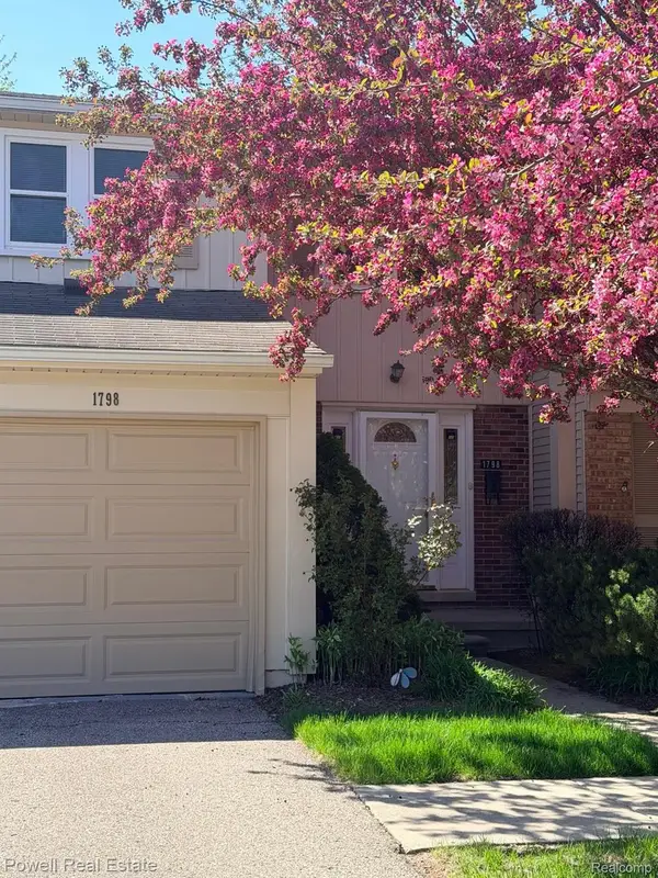 1798 Brentwood Drive, Troy, MI 48098