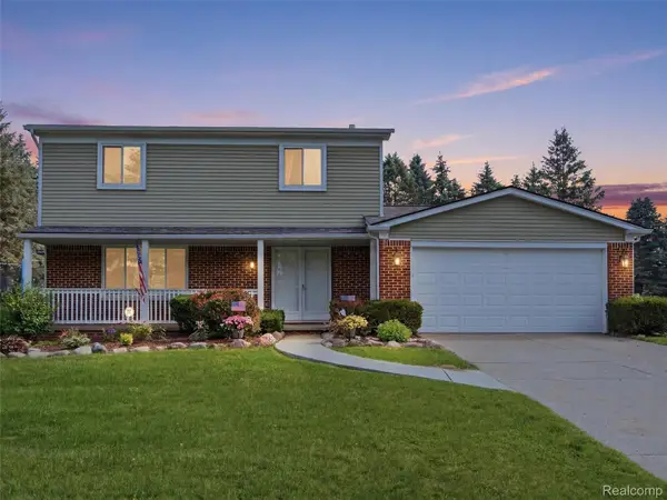 4040 Taggett Lake Drive, Highland, MI 48357