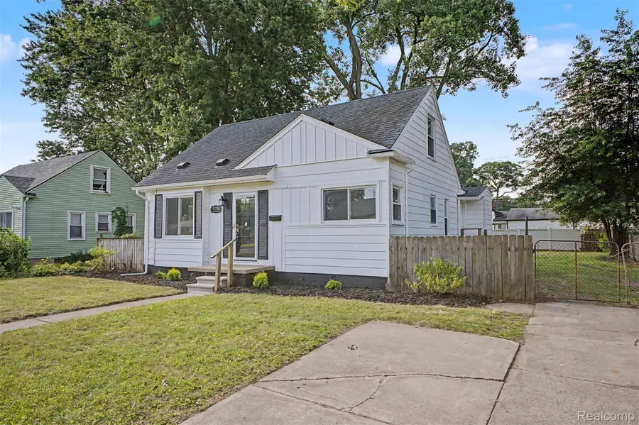 31765 Brown Street, Garden City, MI 48135 - #3