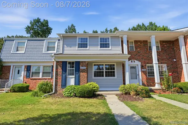 24752 Olde Orchard Street, Novi, MI 48375