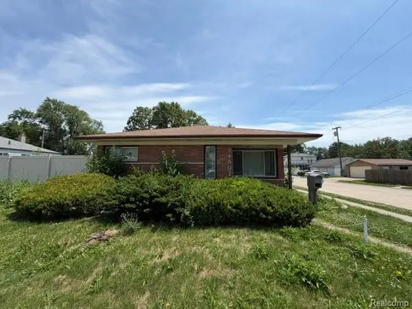 24502 Tuscany Avenue, Eastpointe, MI 48021