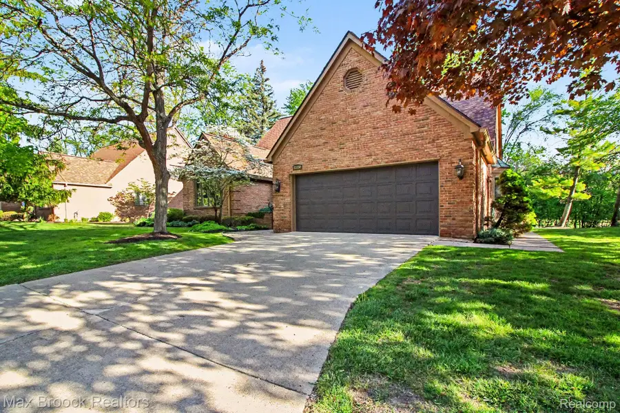21850 Dover Court, Southfield, MI 48025 - #3