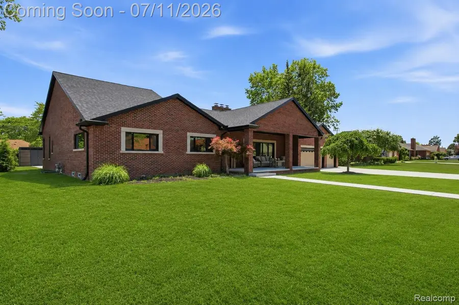 600 Woodcrest Drive, Dearborn, MI 48124 - #2