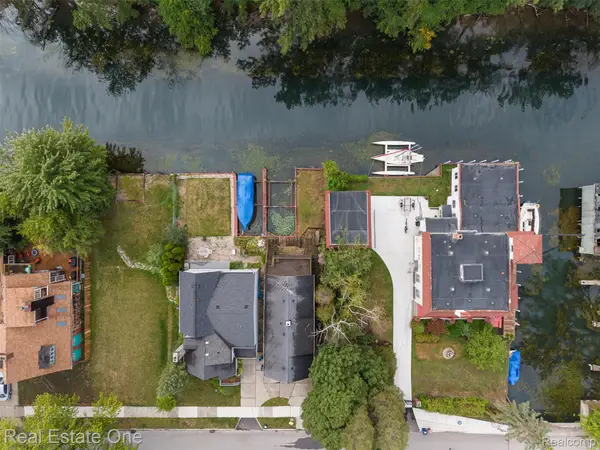 14356 Harbor Island, Detroit, MI 48215